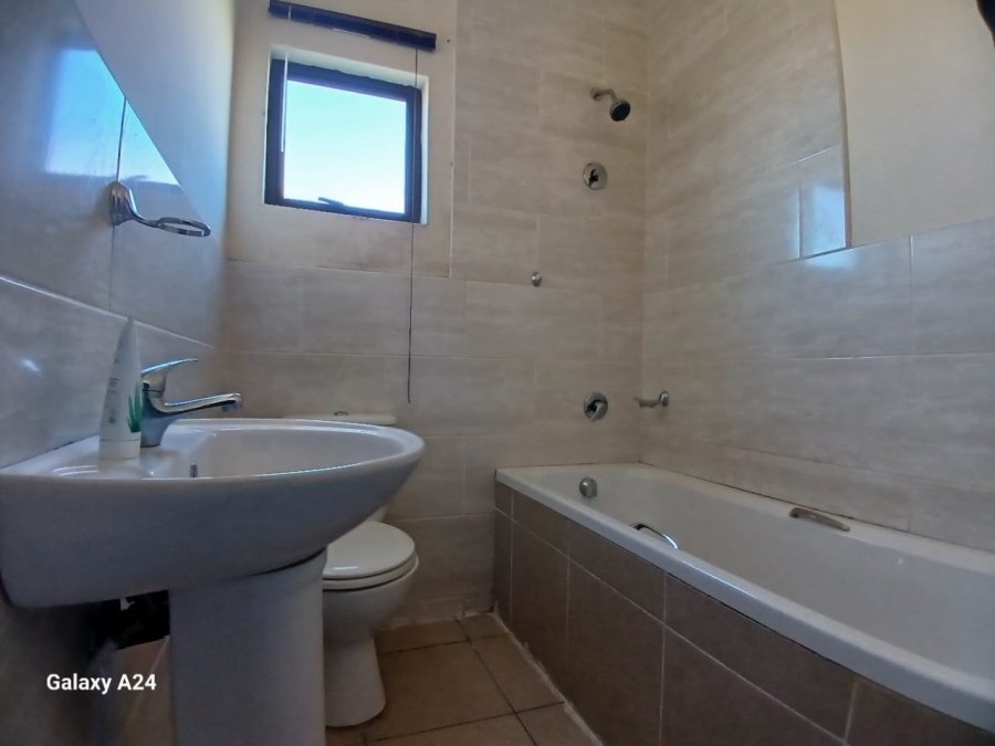 3 Bedroom Property for Sale in Graceland Eastern Cape